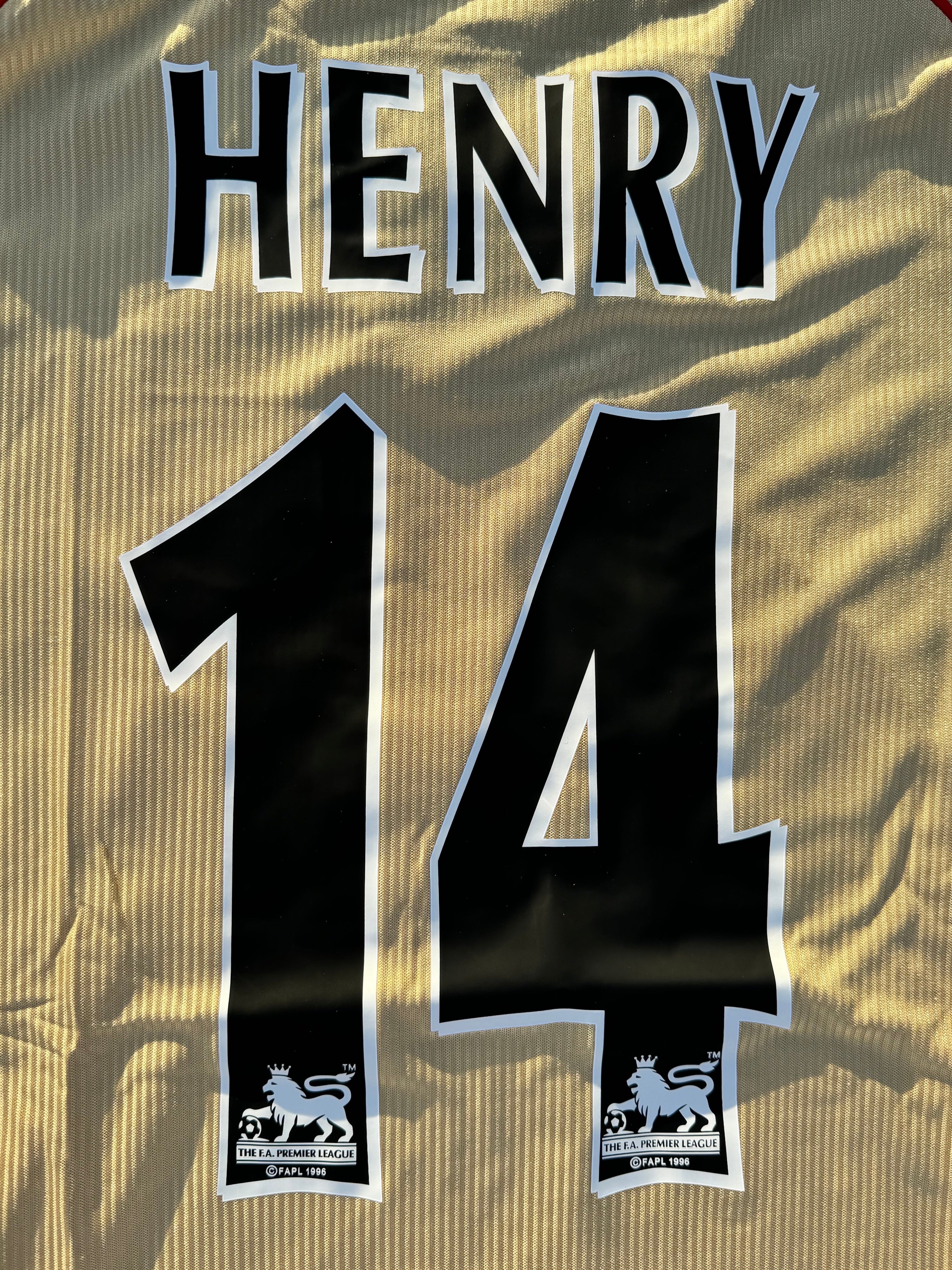 Arsenal away 2001-2