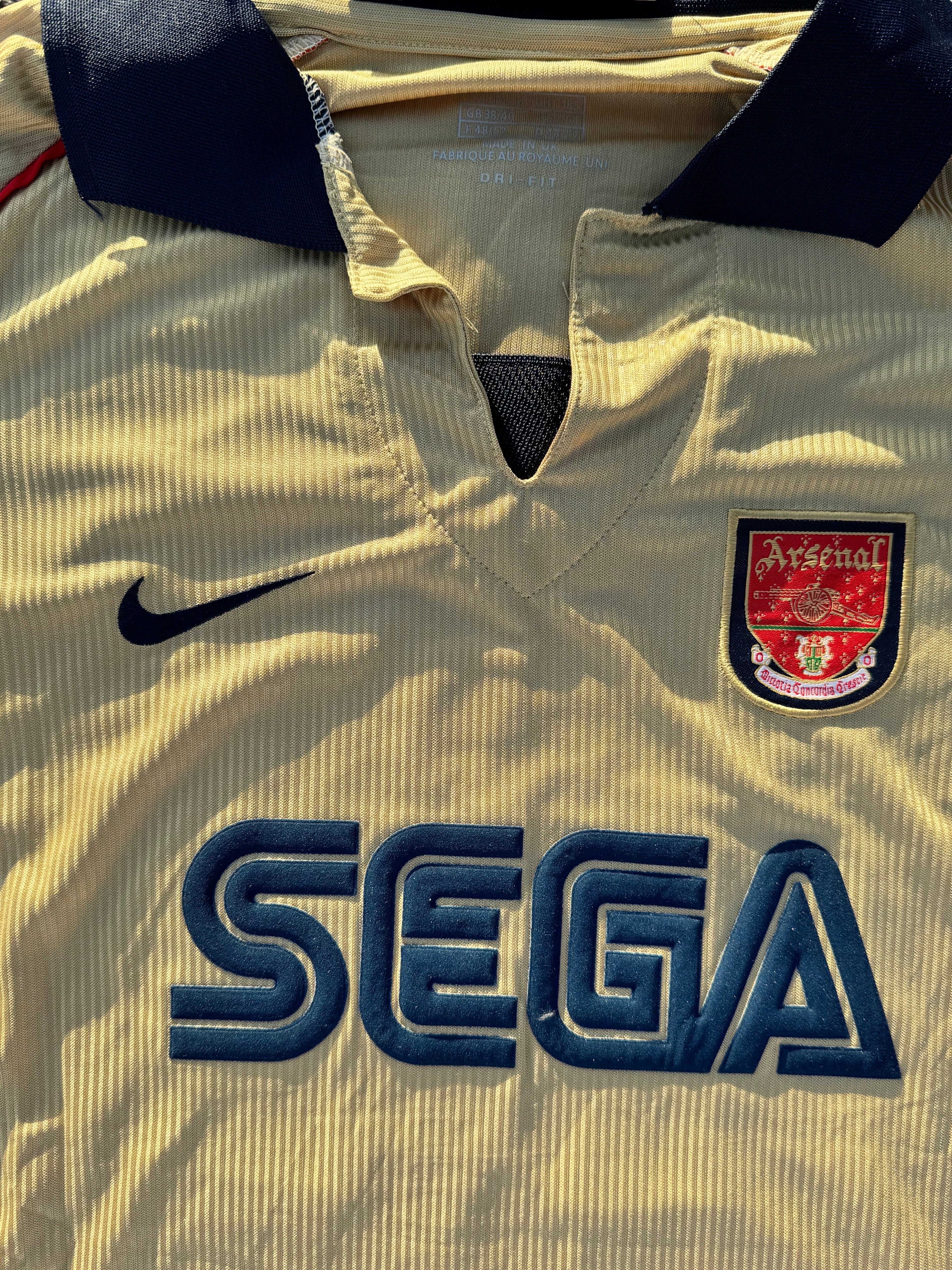 Arsenal away 2001-2