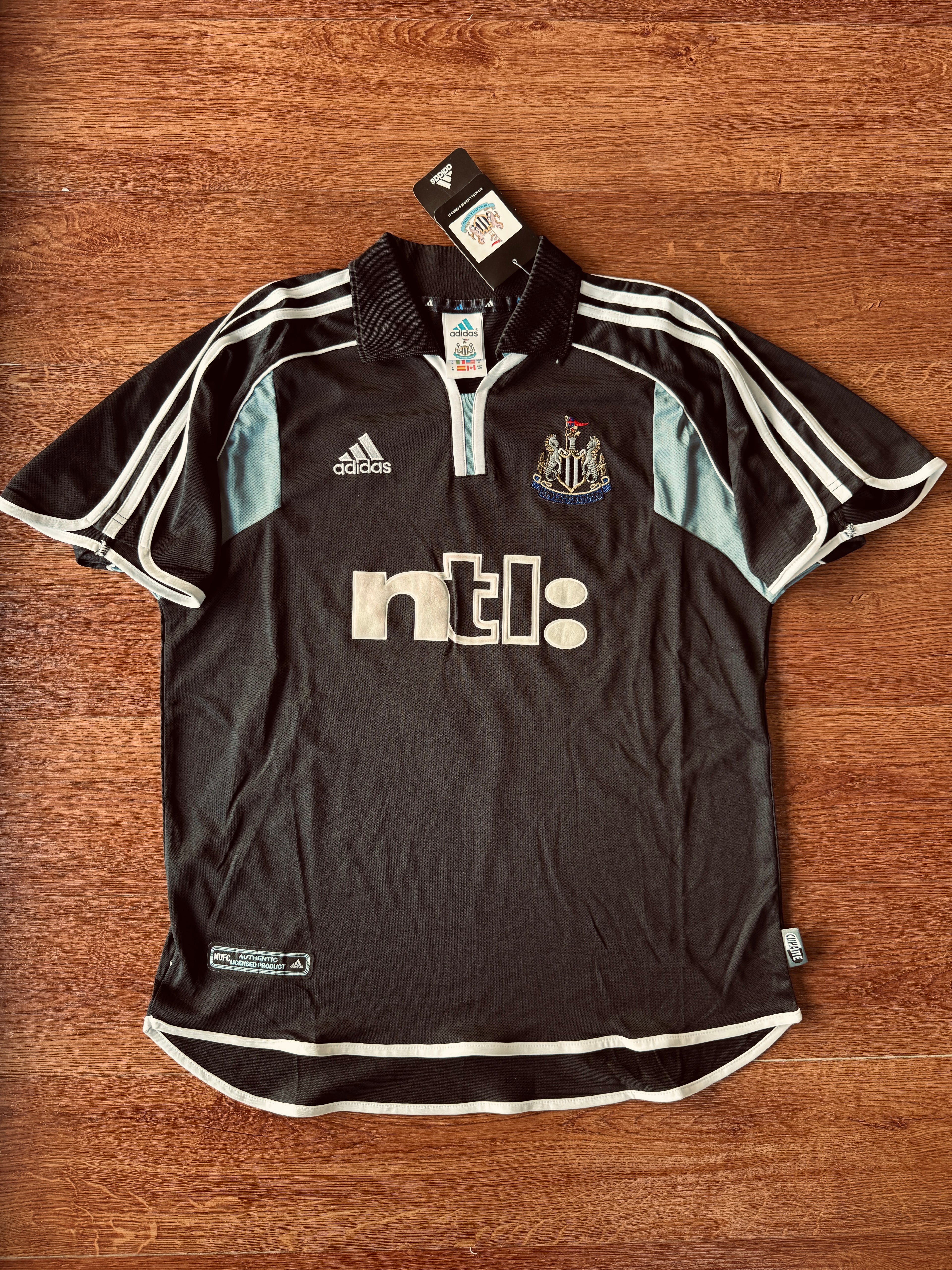 Newcastle away 2000-1 Shearer